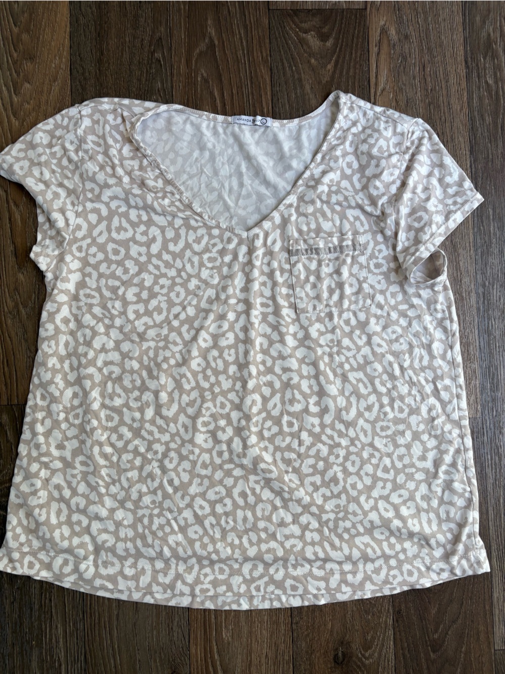Soft Leopard Print V-Neck Short Sleeve Tee - Neutral